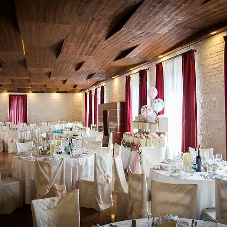 Piccolo Mondo Konukevi